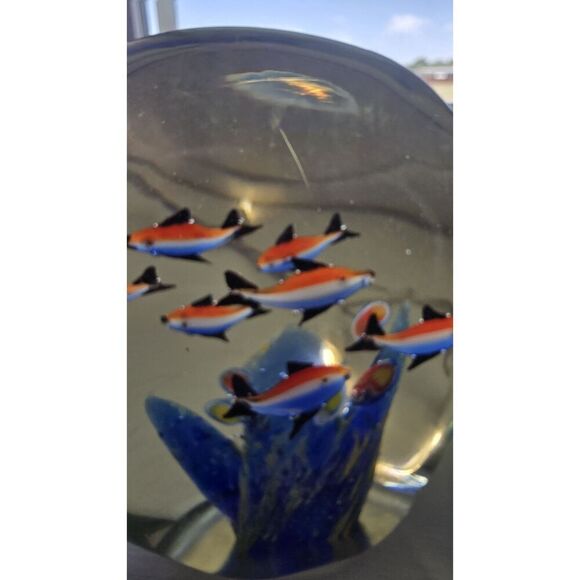 Vintage Large Clear Art Glass Fish Aquarium Paperweight - Picture 11 of 11